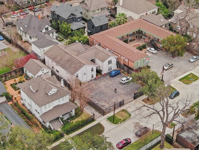Building Photo - 421 Emerson St