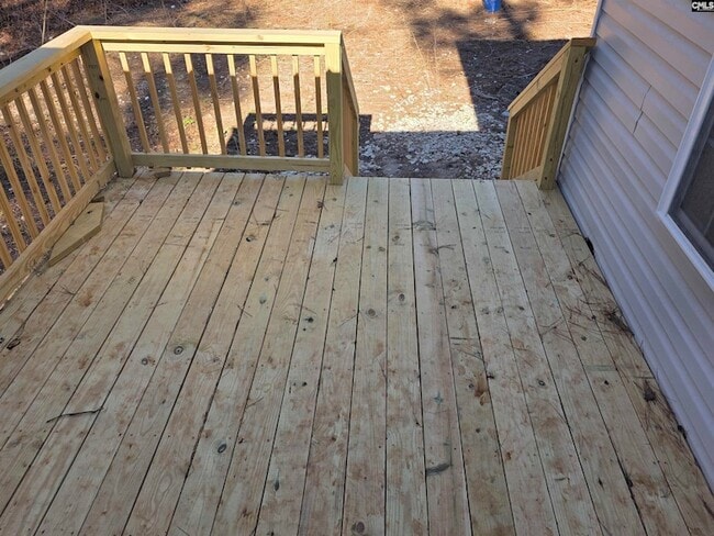 Building Photo - 105 Woodland Dr