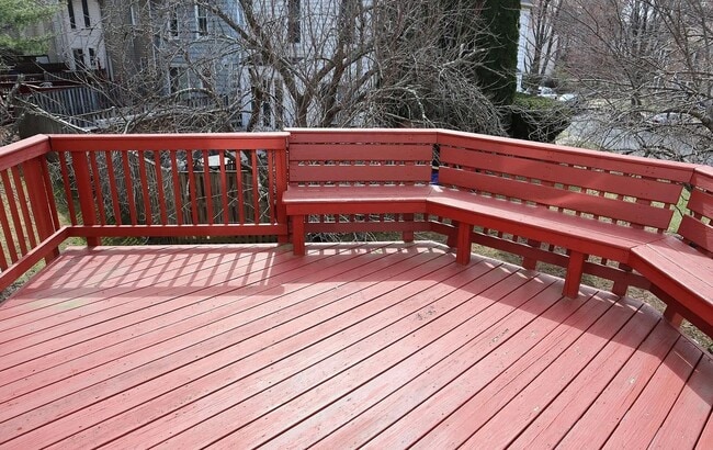 Building Photo - Fantastic 3 BR/2.5 BA Townhome minutes from Rio Lakefront. Ready Mid-May