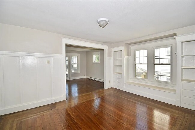 Building Photo - 30 Sachem St