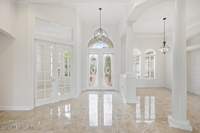 Building Photo - 743 E Dorchester Dr