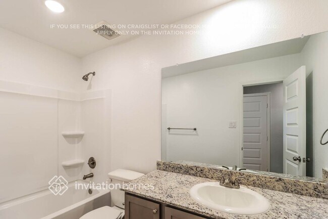 Building Photo - 5624 Poinsettia Pl