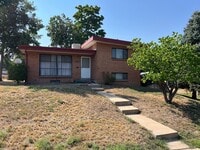 Building Photo - Amazing price amazing location 3+ bedroom house available 9/26