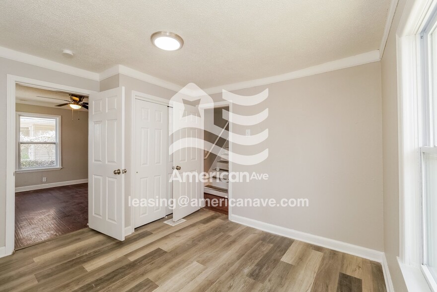 Building Photo - 5210 Saida St