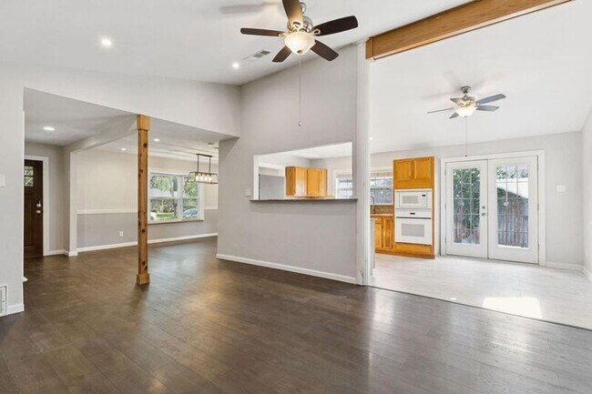 Building Photo - 3324 Claymore Dr