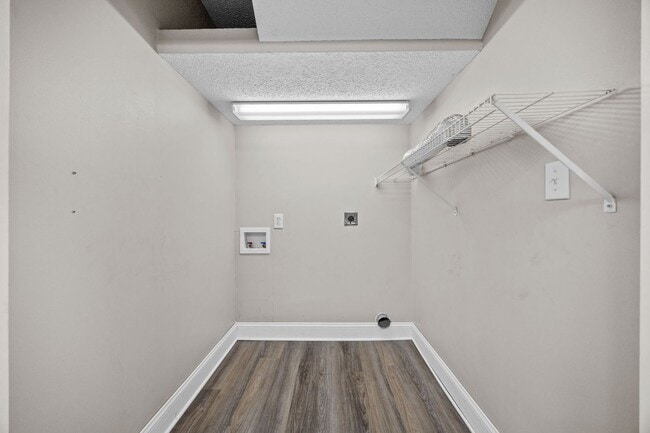 Building Photo - 3 Bedroom Duplex in Lillington