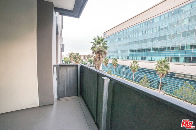 Building Photo - 1234 Wilshire Blvd