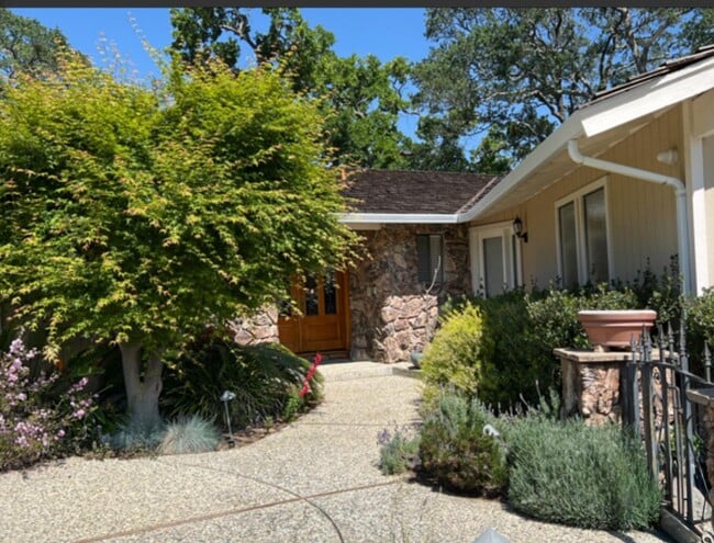 Building Photo - 7175 Red Holly Ct