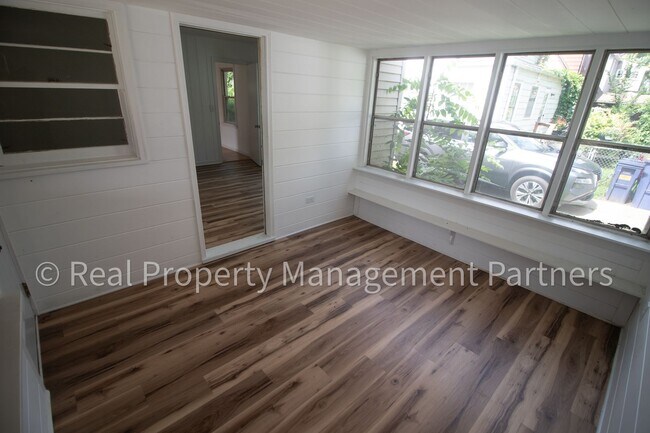 Building Photo - 1350 Giddings Ave SE
