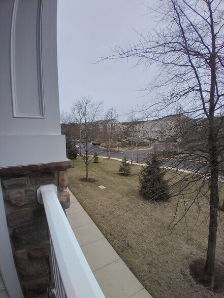 Building Photo - 24701 Byrne Meadow Square