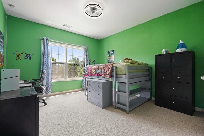 Building Photo - 3888 Fairhill Point