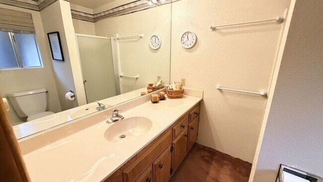 Building Photo - 26823 Crestview Dr