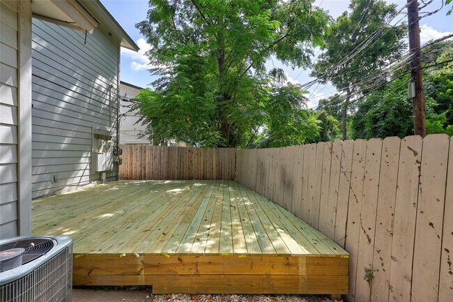 Building Photo - 3438 Willowrun Dr