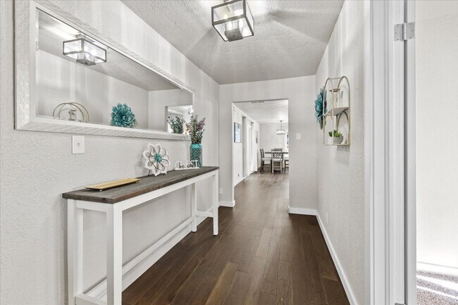 Building Photo - 2600 N 29th St