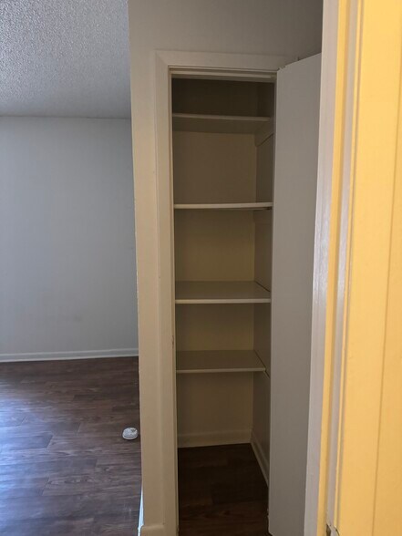 Building Photo - 3025 Bernice St