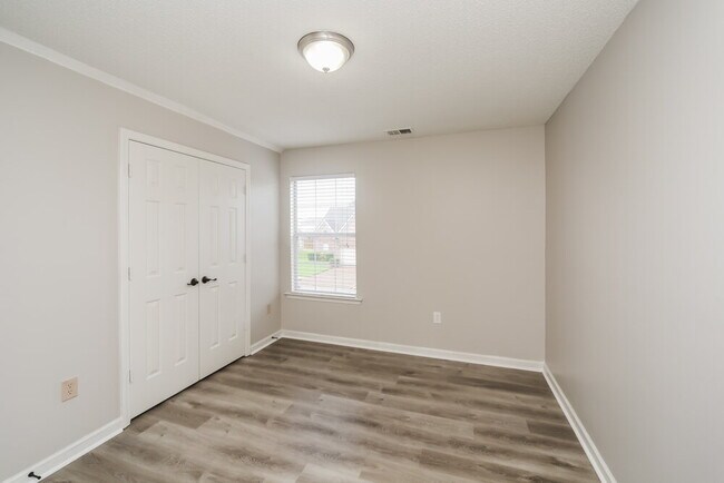 Building Photo - 4880 Briona St