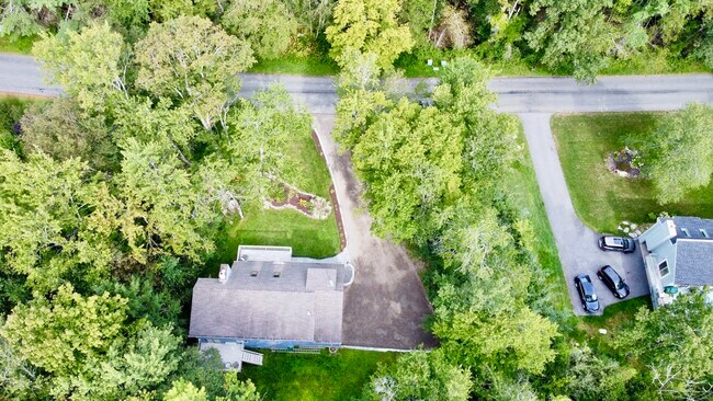 Building Photo - 421 E Hyerdale Dr