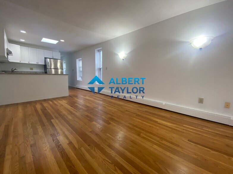 Building Photo - 22 Saint Cyprians Pl