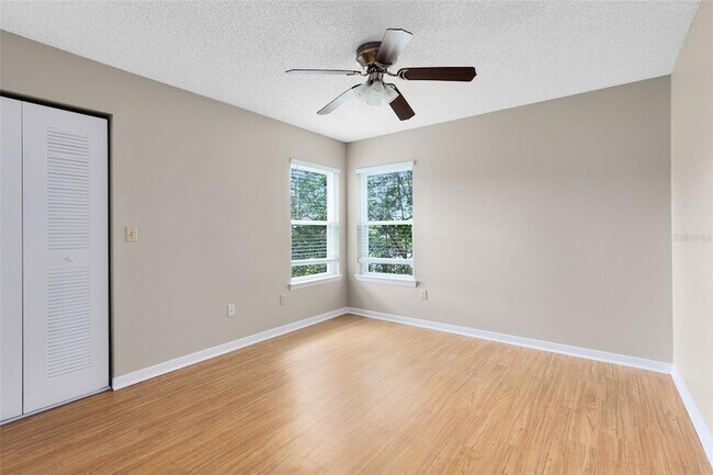 Building Photo - 2533 Grassy Point Dr