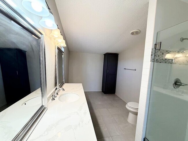 Building Photo - 2709 Co Rd 463