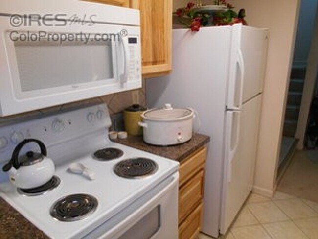 Building Photo - 4 Bedroom Duplex