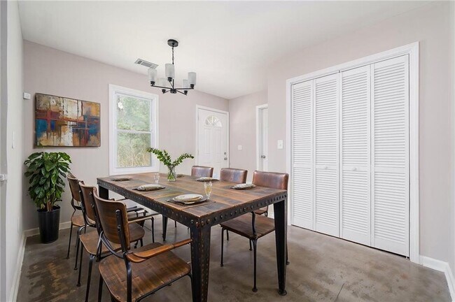 Building Photo - 665 S Eugenia Pl NW