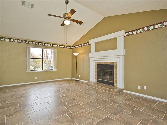 Building Photo - 1411 Clearview Loop