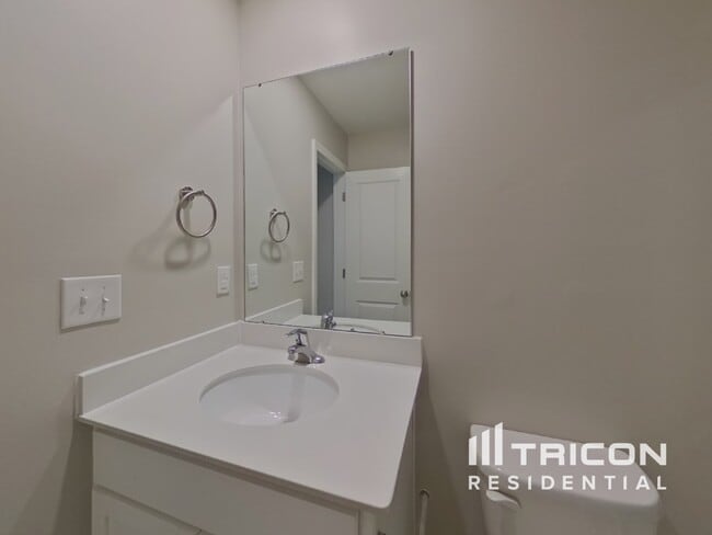 Building Photo - 533 Elmwood Pond Ct