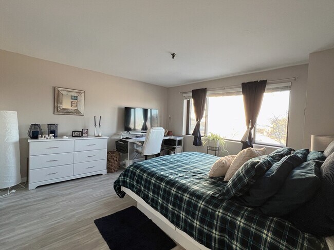 Building Photo - 376 Ocean Ave