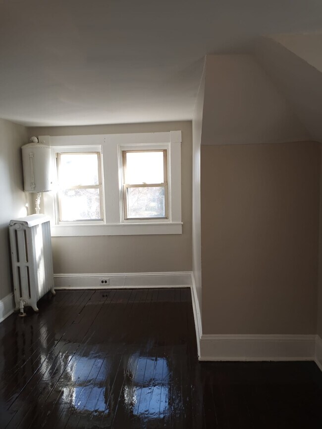 Building Photo - 3608 Howard Park Ave