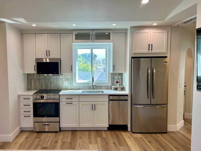 Building Photo - 1821 Sola Ct