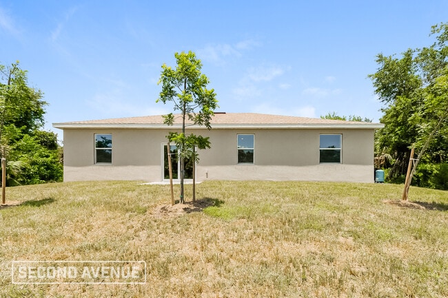 Building Photo - 1698 Nabatoff St
