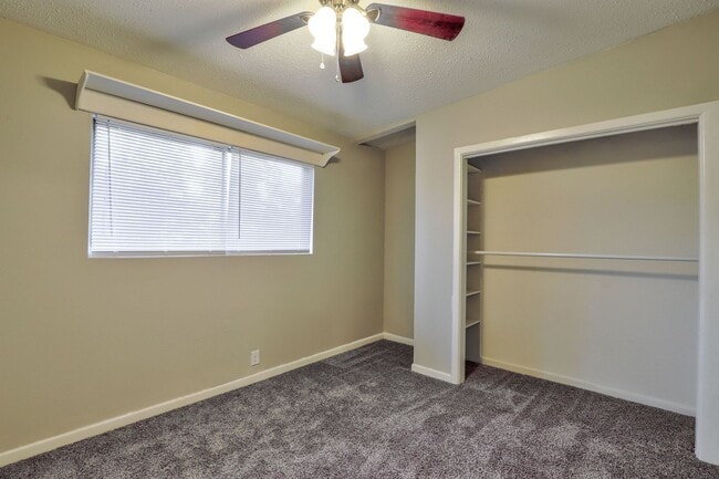 Building Photo - COMING SOON: 3 Bedroom 2 Bathroom House in Wake Village, TX