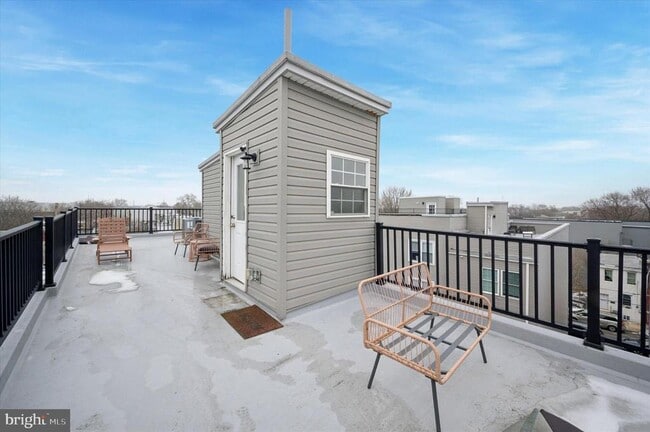 Building Photo - 3958 Mt Vernon St