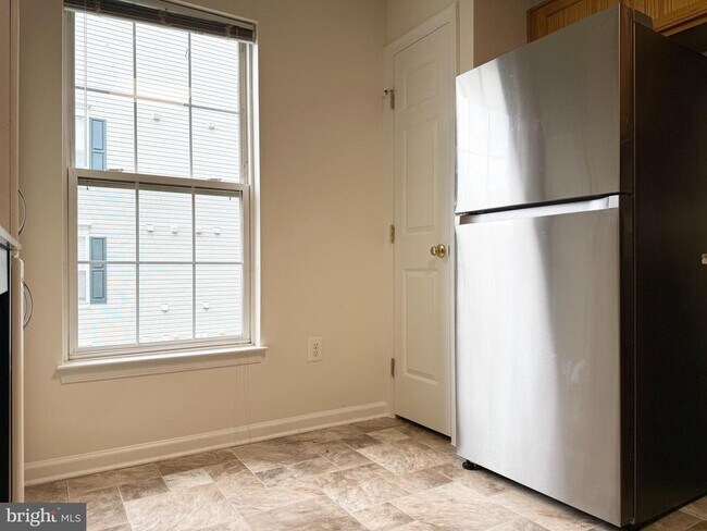 Building Photo - 7501 Calderon Ct