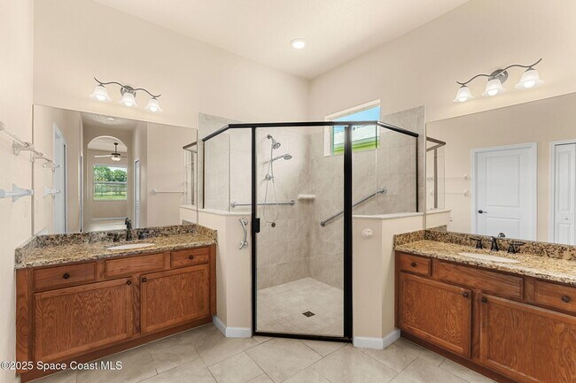 Building Photo - 3720 Alamanda Key Dr