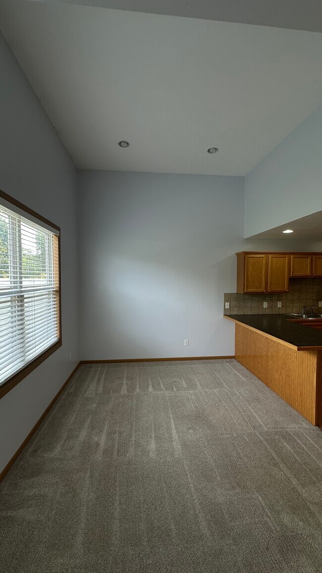 Building Photo - 2472/2474 Millview