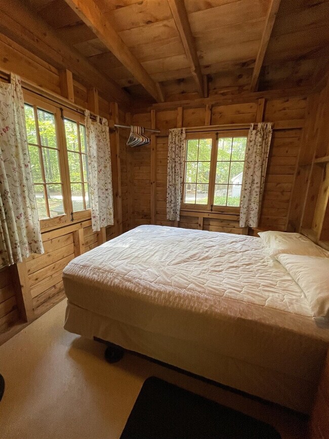 Building Photo - 90 Sandy Cove Rd