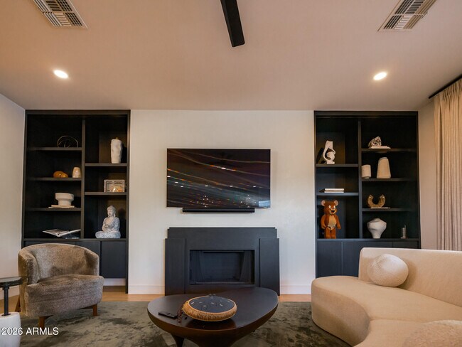 Building Photo - 2024 E Granite View Dr