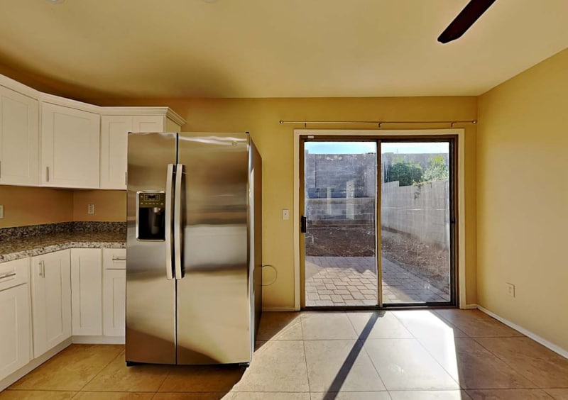 Building Photo - 206 E Valley View Dr