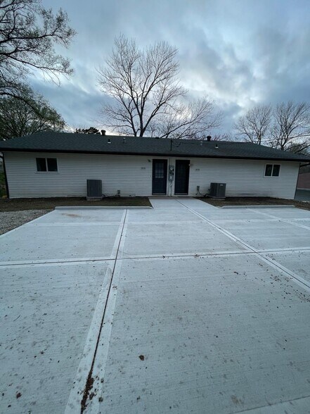 Back of house - 311 S 10th St