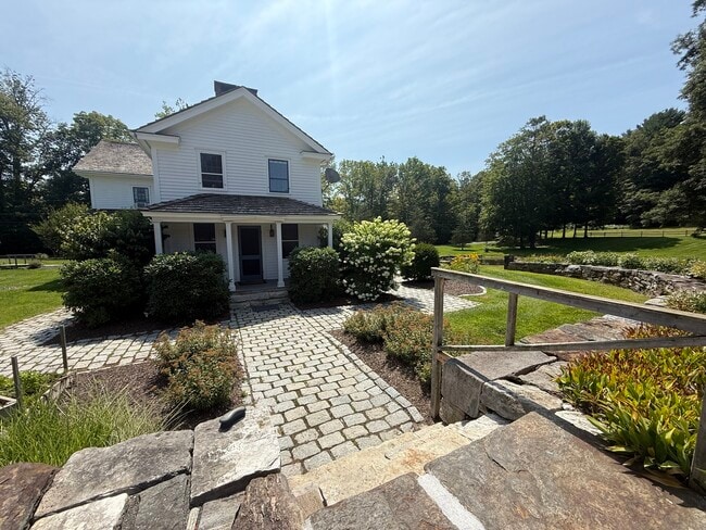 Building Photo - 28 Dugway Rd