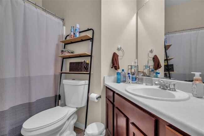 Building Photo - 10711 Gilford Crest Dr