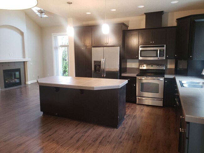 Building Photo - Modern Home in SW Portland