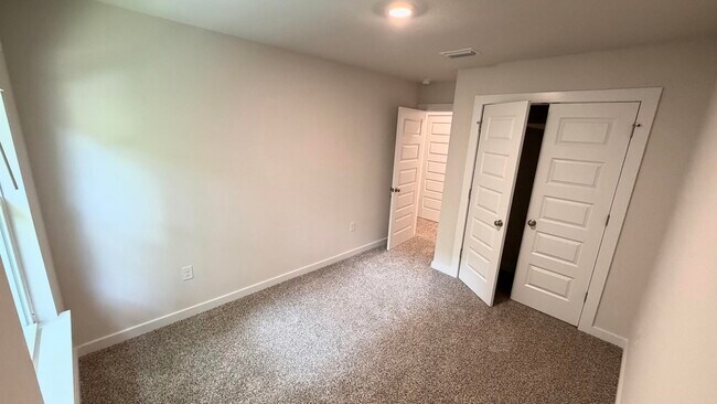Building Photo - 13 S Main Deck Dr