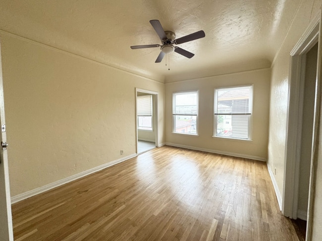 Primary Photo - 1154 Normandie Ave