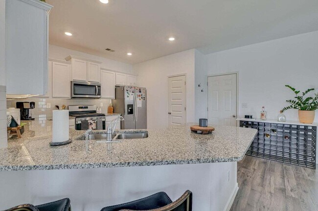 Building Photo - 262 Tahoe Drive