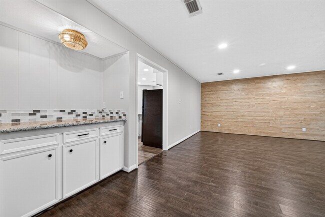 Building Photo - 21043 Northern Colony Ct