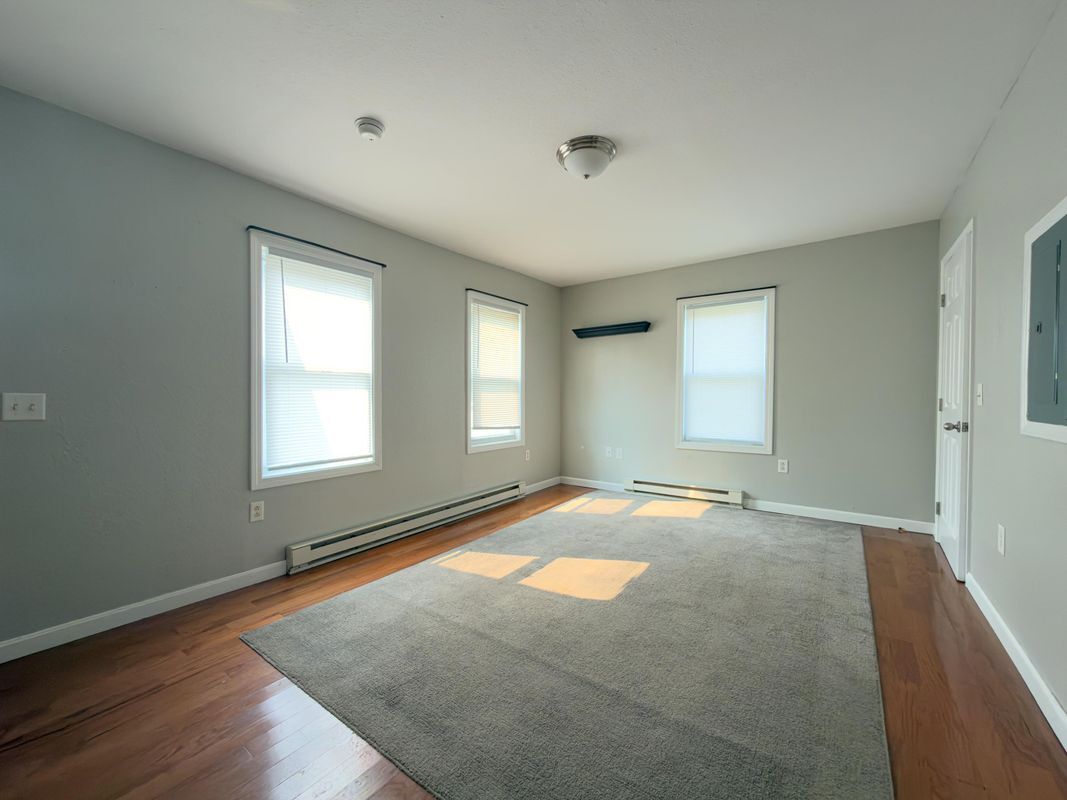 Building Photo - 31-33-33 Saranac St