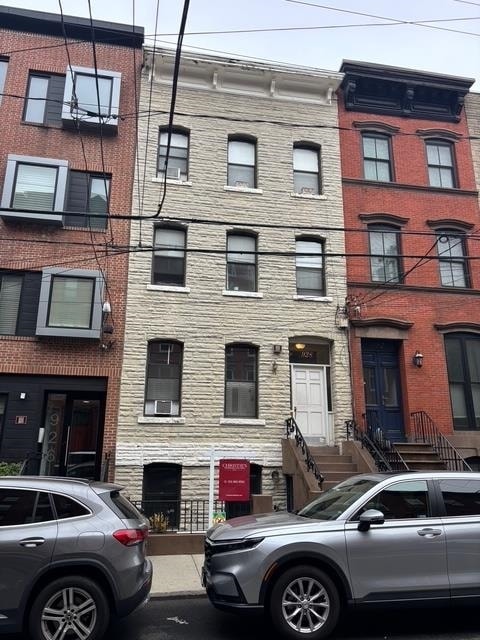 Building Photo - 928 Garden St